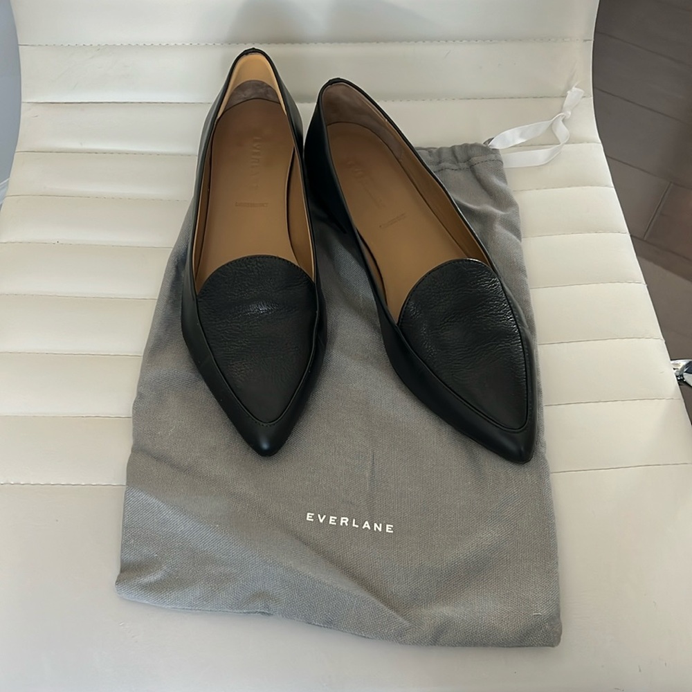 Everlane Black Flats
Size 9.5
Leather
Made in Italy
Very lightly worn